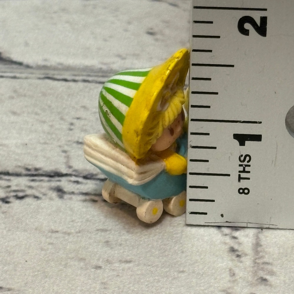 Vintage 1982 Strawberry Shortcake Butter Cookie Jelly Bear Stroller Figurine PVC - Picture 4 of 4